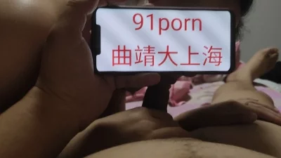 大半夜把98嫩妻拉起来拍的验证视频，求通过